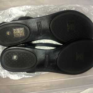 Tory sandals